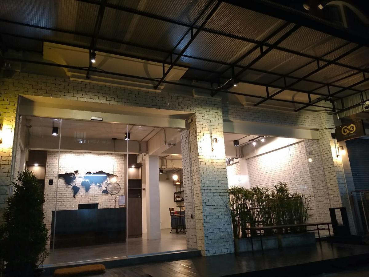 Natee Hostel Bangkok Luaran gambar